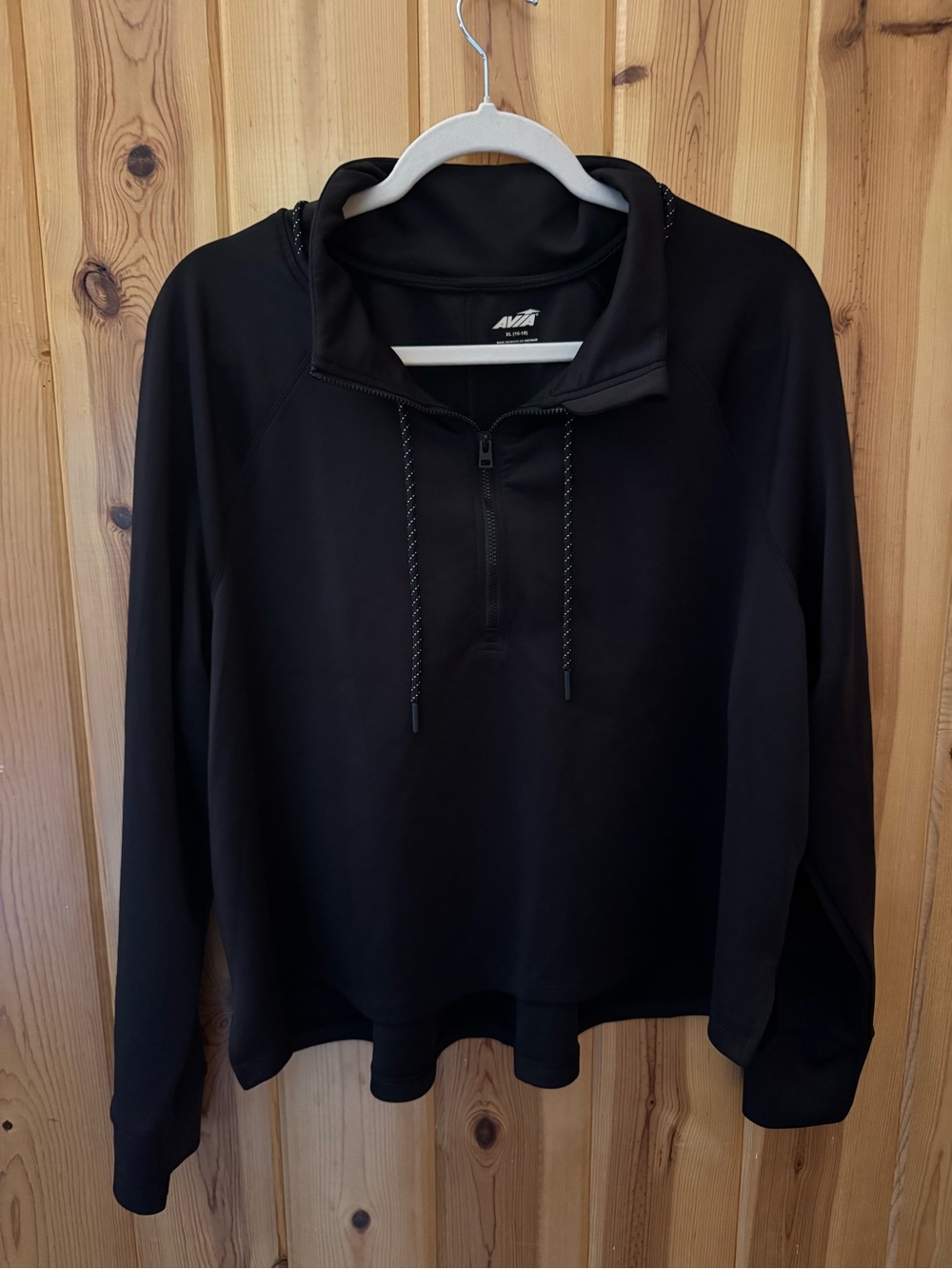 Avia Black Pullover